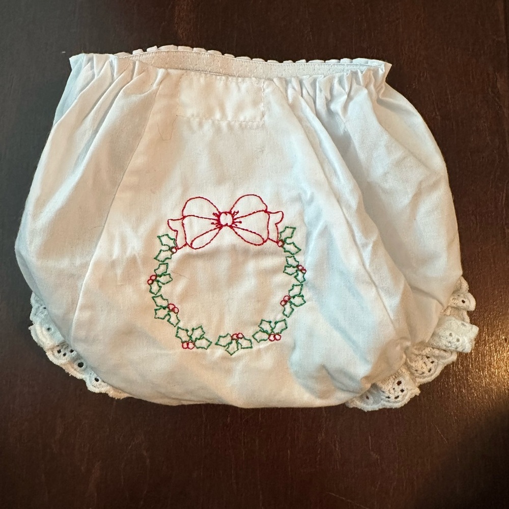 Bloomers diaper cover, white with embroidered wreath